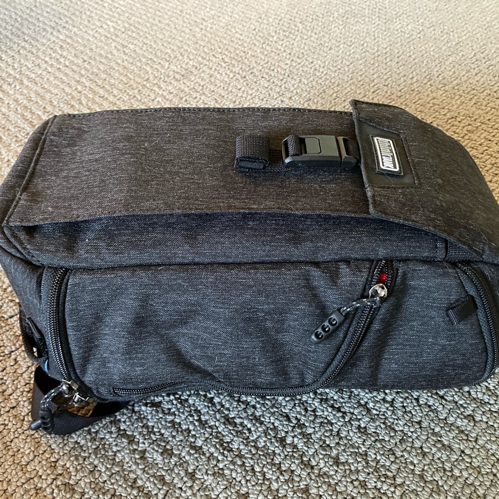 ThinkTank Urban Access Sling Camera Bag